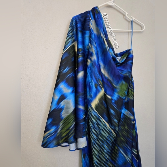 Mandira Wirk One Shoulder Printed Dress - Picture 4 of 10